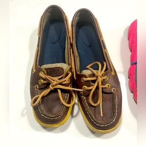 Women’s Sperrys size 6
